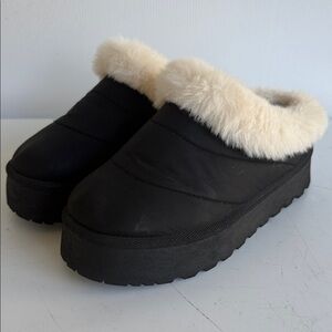 STEVE MADDEN PLATFORM FAUX FUR CLOG SLIDE SLIPPERS SIZE 9 GREAT CONDITION BLACK